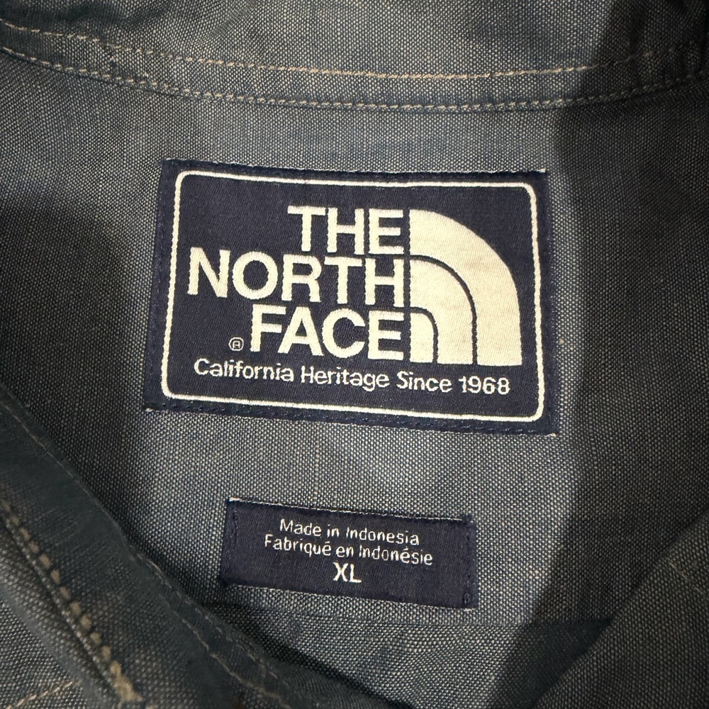 The North Face Men's Vintage Blue Casual Shirt - Picture 2 of 9